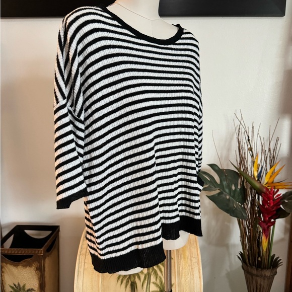 Eileen Fisher Stripe Organic Linen Round Neck Boxy Sweater Black White Size S/P - Picture 3 of 6